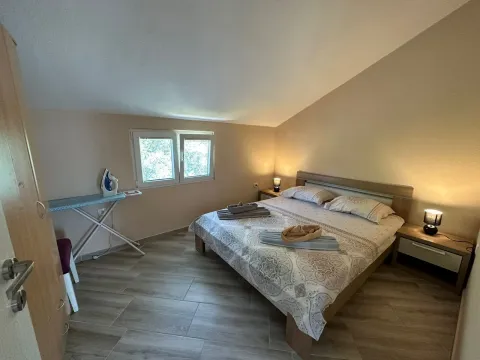 Rent, one bedroom apartment, 40m², Mažina, Tivat - image 9