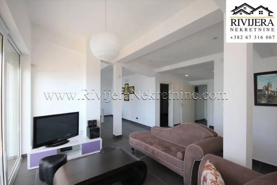 Prodaja, dvosoban stan, 100m², Herceg Novi, Crna Gora
