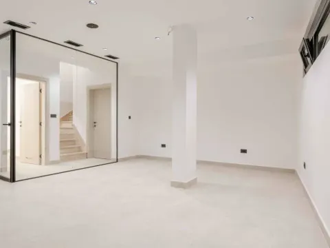 Prodaja, kuća, 240m², Kamenovo, Budva - image 21