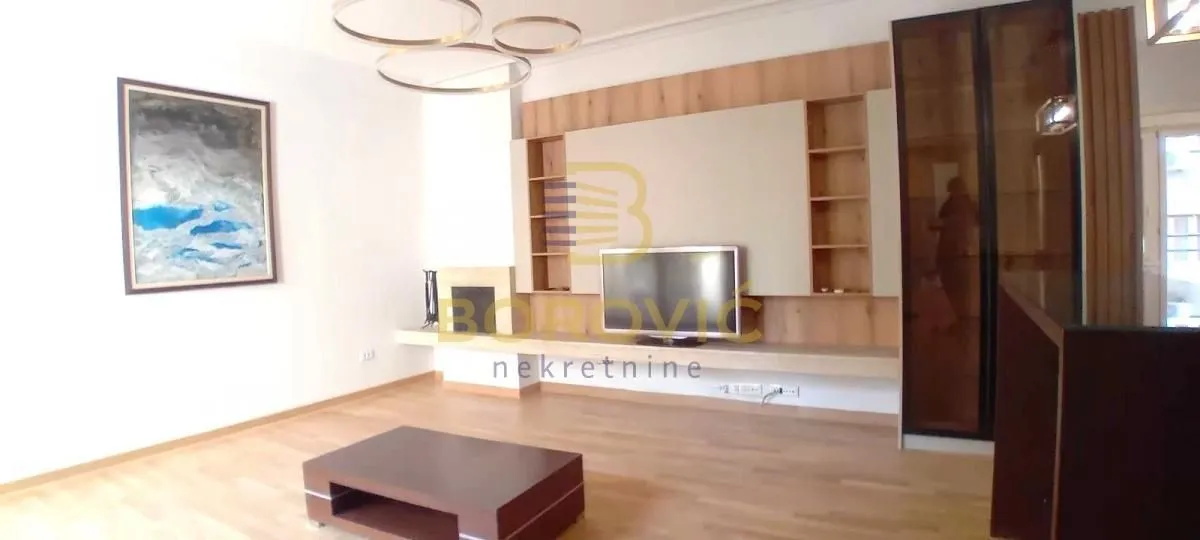 Prodaja, četvorosoban stan, 108m², Vračar Sve Podlokacije, Beograd