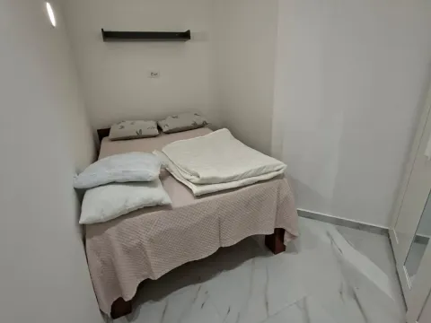 Rent, one bedroom apartment, 45m², Bulevar, Budva - image 5