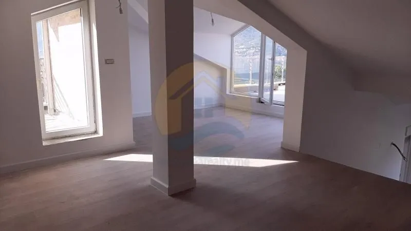 Sale, two bedroom apartment, 108m², Dobrota, Kotor