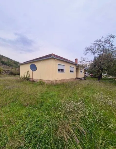 Prodaja, kuća, 144m², Rogami, Podgorica