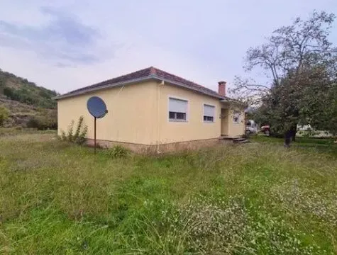Prodaja, kuća, 144m², Rogami, Podgorica