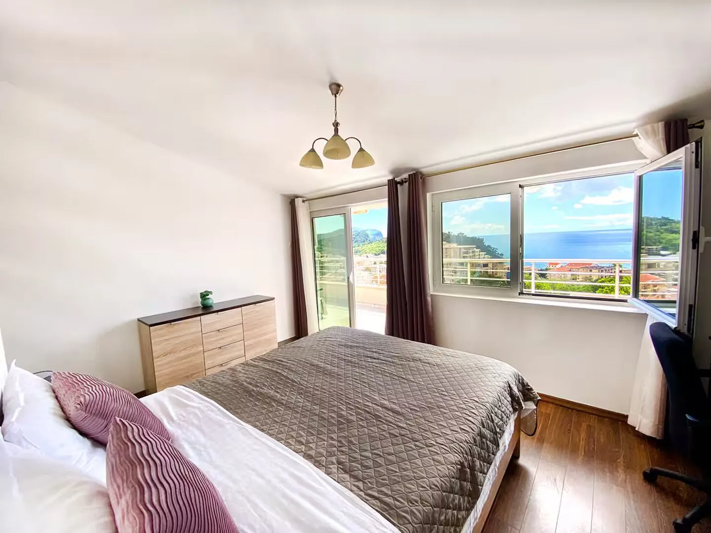 Rent, two bedroom apartment, 93m², Petrovac, Budva