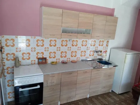 Izdavanje, trosoban stan, 70m², Kalimanj, Tivat - image 5