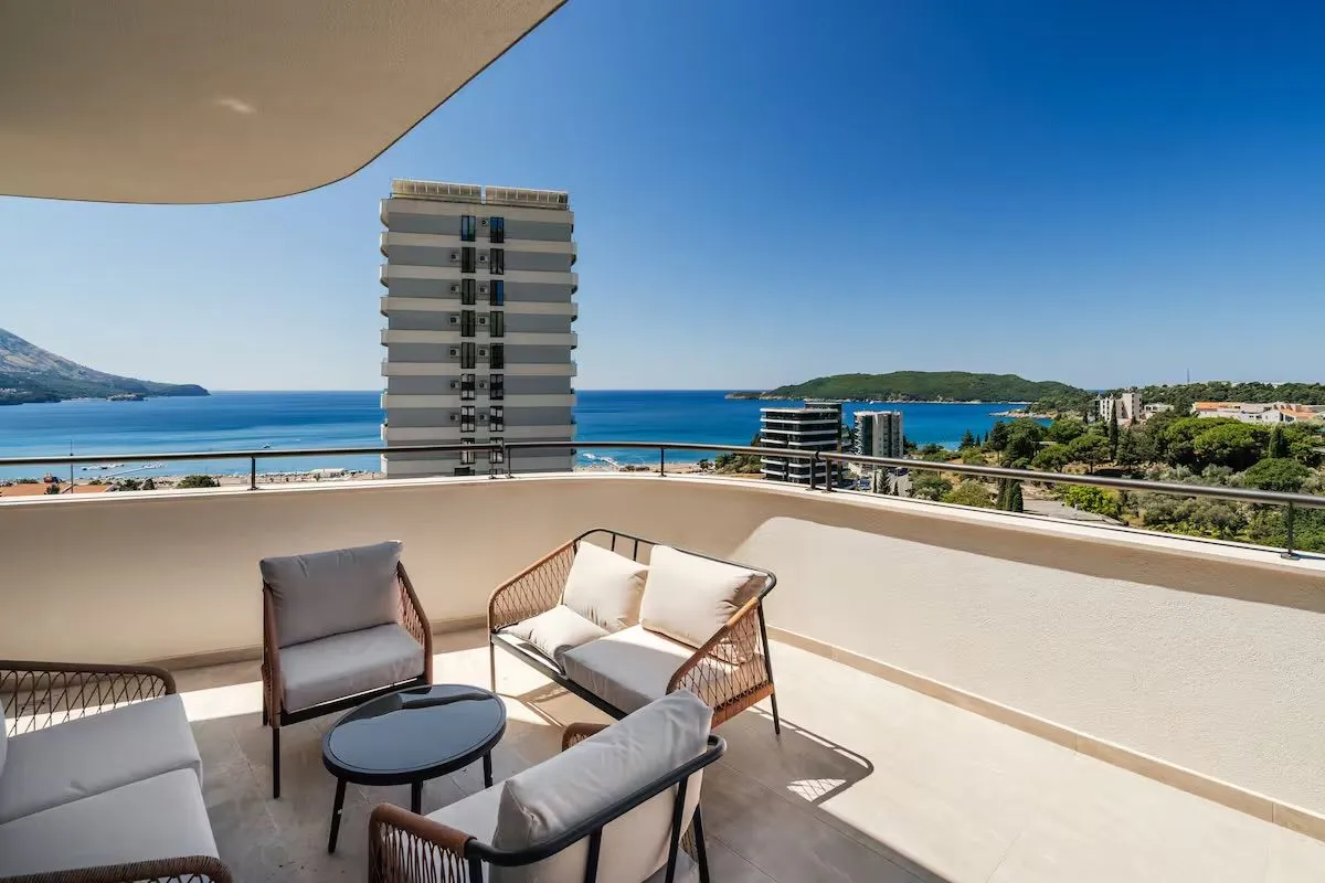 Prodaja, dvosoban stan, 117m², Bečići, Budva