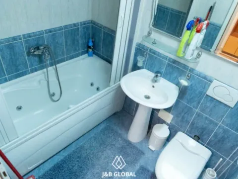 Izdavanje, dvosoban stan, 76m², Centar, Podgorica - image 3