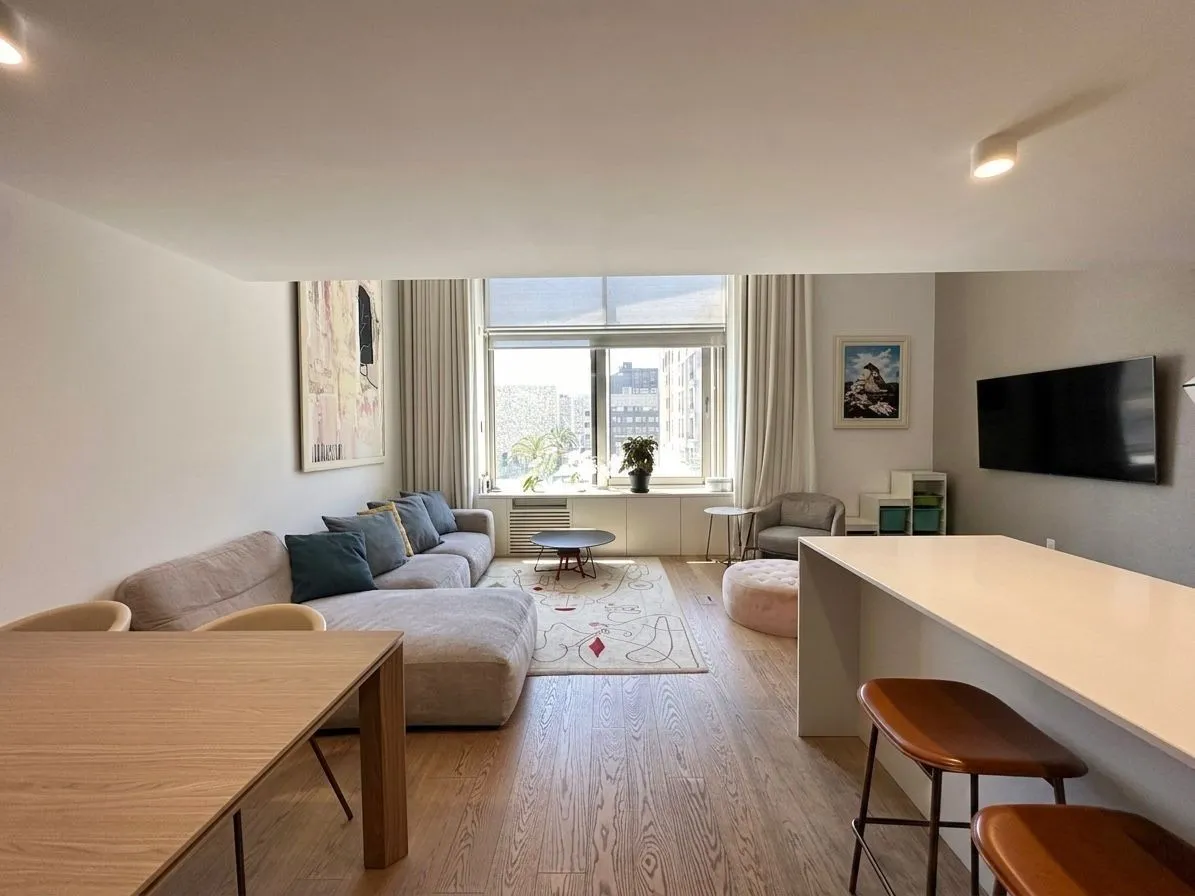 Izdavanje, dvosoban stan, 98m², Centar, Budva
