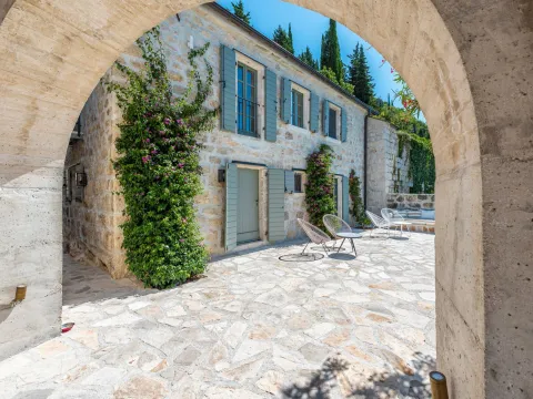 Izdavanje, kuća, 350m², Trebešin, Herceg Novi - image 7