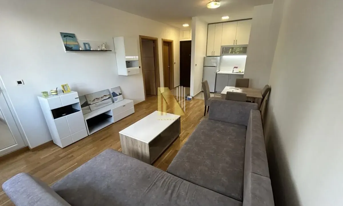Izdavanje, jednosoban stan, 41m², Sajmište, Novi Sad