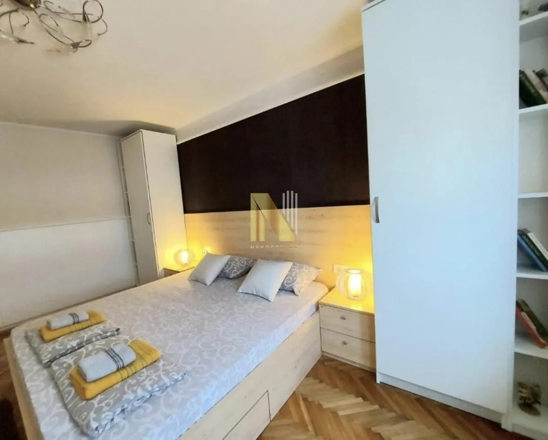 Izdavanje, dvosoban stan, 43m², Centar, Novi Sad