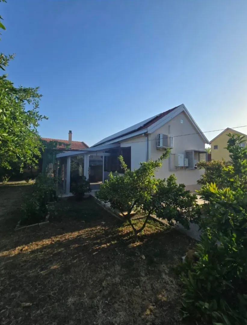 Izdavanje, kuća, 52m², Donja Gorica, Podgorica