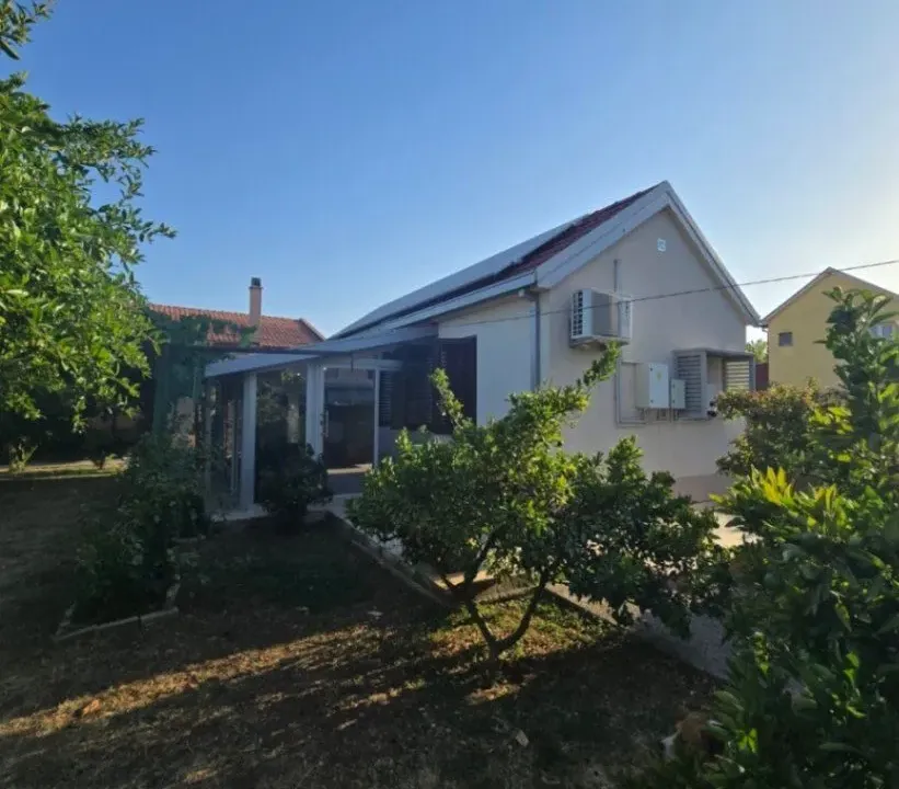 Izdavanje, kuća, 52m², Donja Gorica, Podgorica