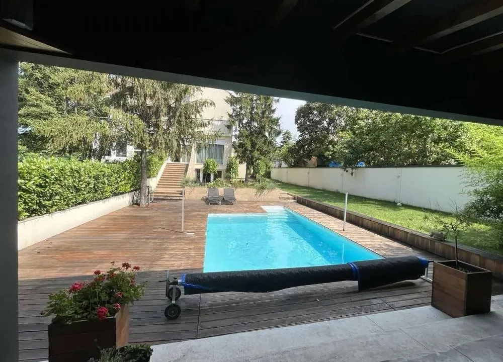 Sale, house, 300m², Banjica, Voždovac Sve Podlokacije