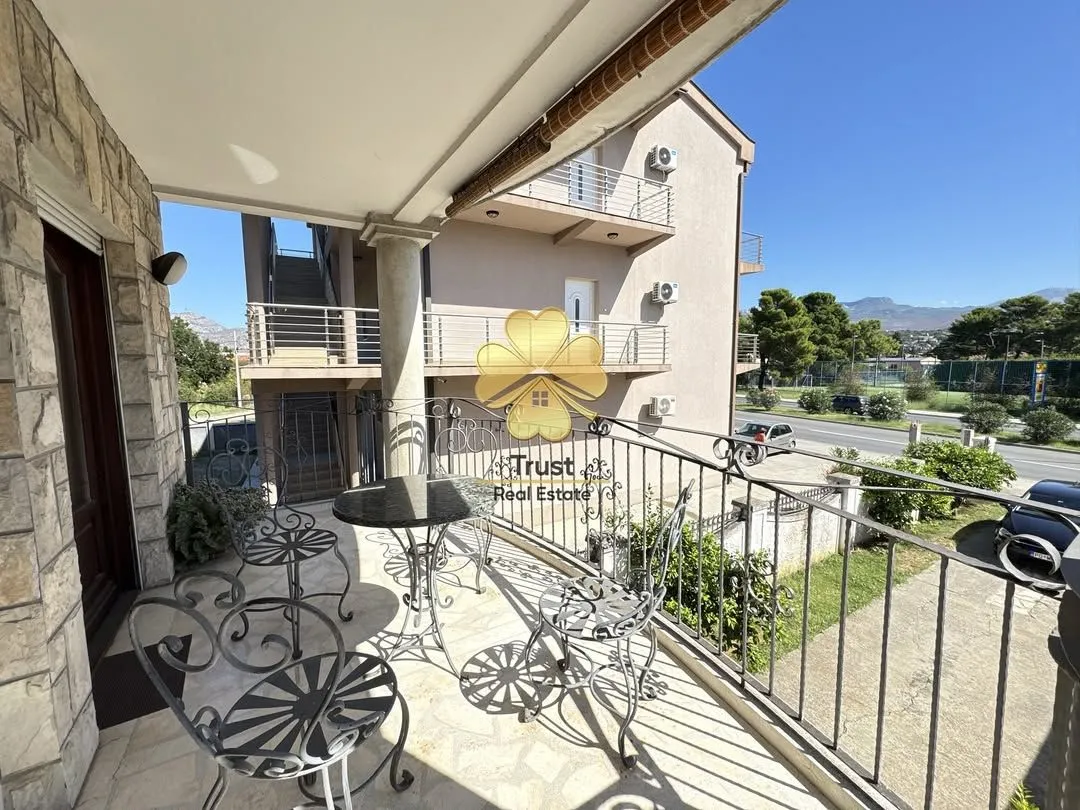 Prodaja, kuća, 270m², Masline, Podgorica