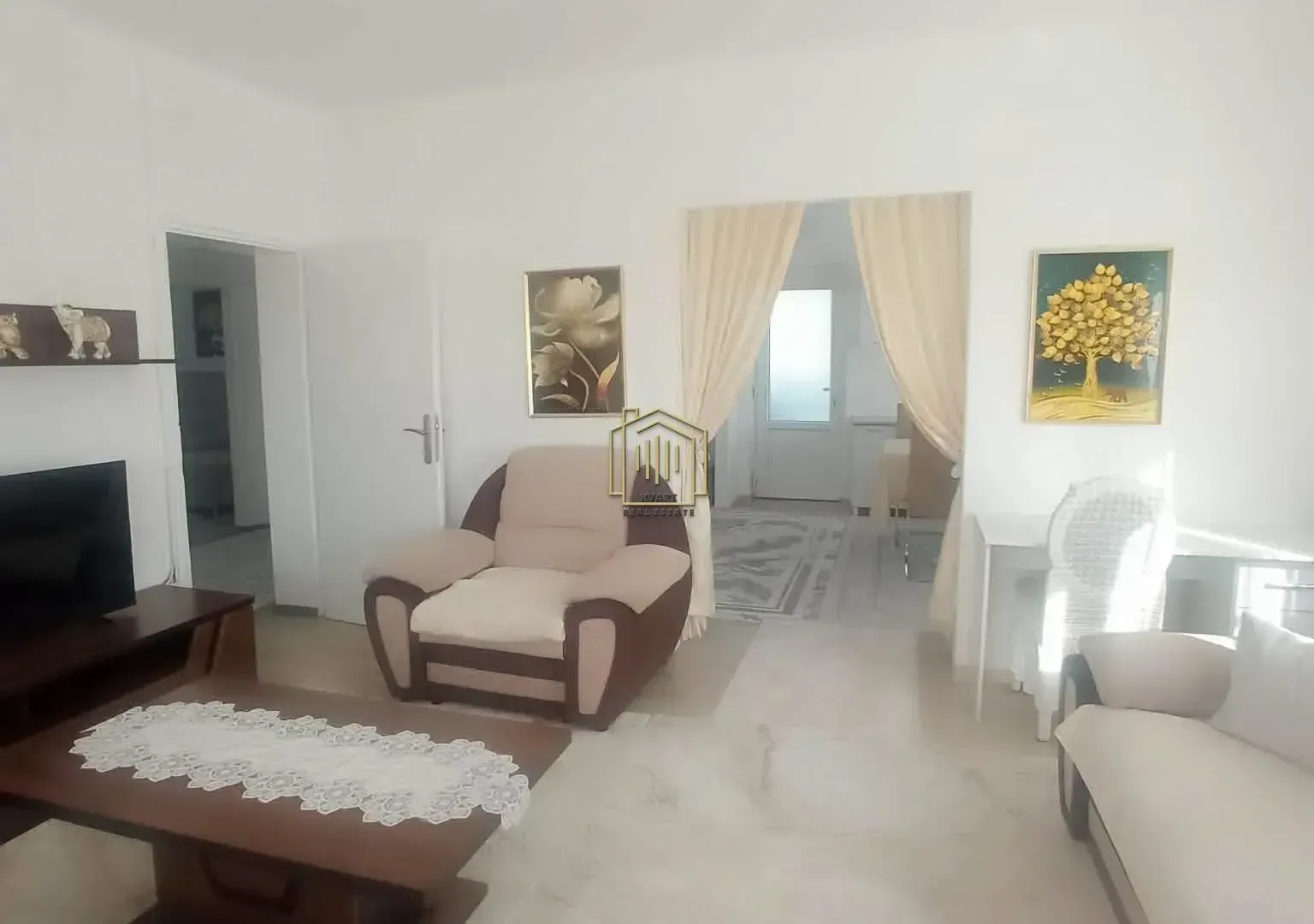 Izdavanje, dvosoban stan, 104m², Tološi, Podgorica