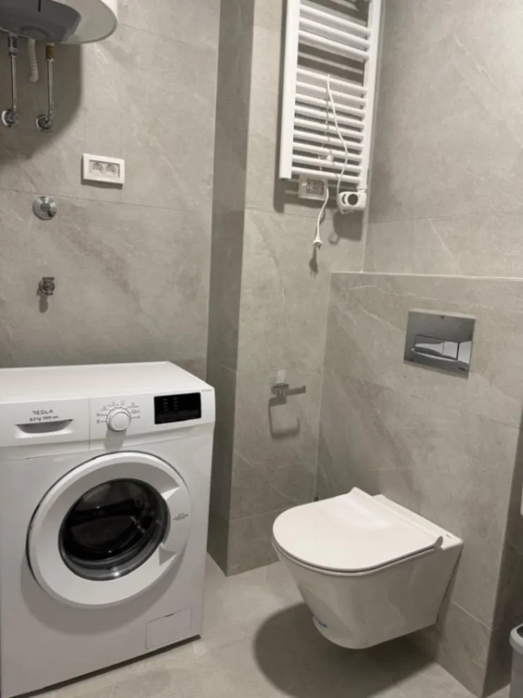 Izdavanje, jednosoban stan, 40m², Central Point, Podgorica