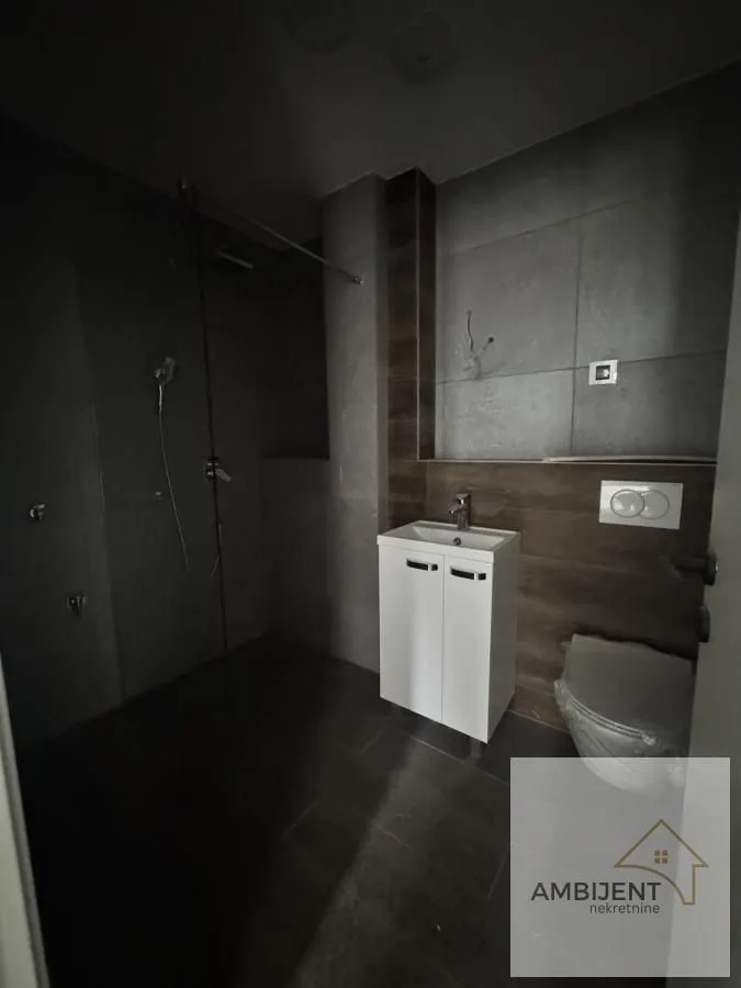 Prodaja, trosoban stan, 85m², Novi Banovci, Stara Pazova