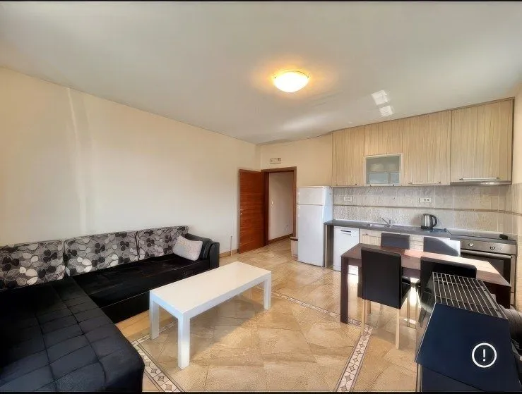 Izdavanje, trosoban stan, 130m², Igalo, Herceg Novi
