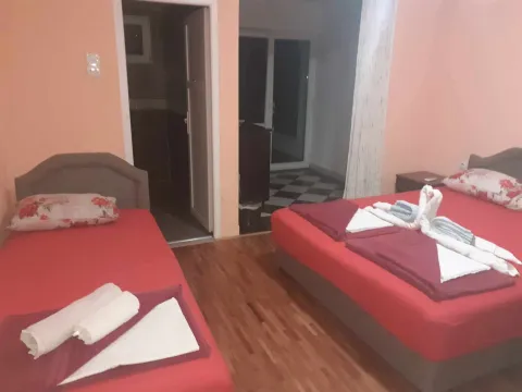Rent, studio apartment, 32m², Šušanj, Bar - image 5