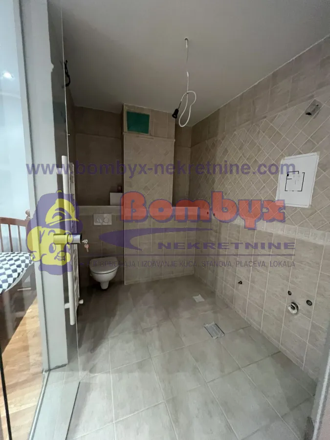 Prodaja, četvorosoban stan, 177m², Centar, Novi Sad