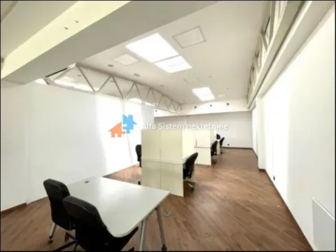 Rent, office space, 325m², Retenzija, Beograd