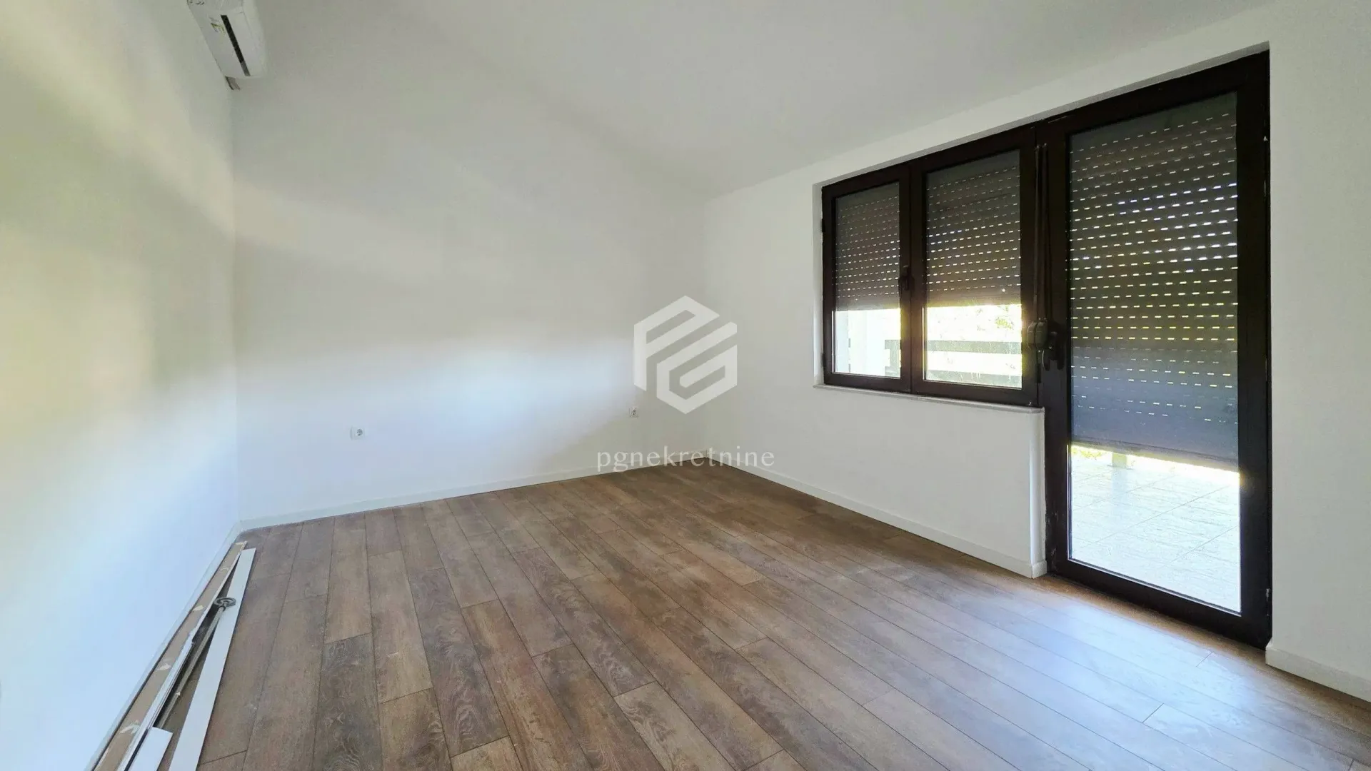 Prodaja, kuća, 343m², Zabjelo, Podgorica