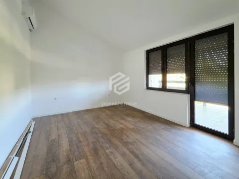 Sale, house, 343m², Zabjelo, Podgorica - image 16