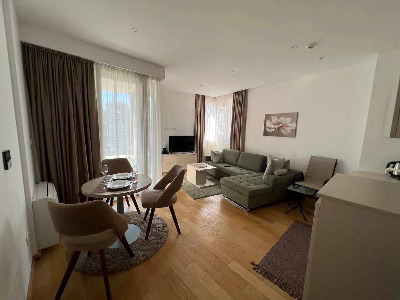 Rent, one bedroom apartment, 52m², Centar, Budva