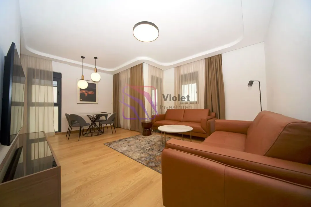 Izdavanje, dvosoban stan, 74m², City Kvart, Podgorica