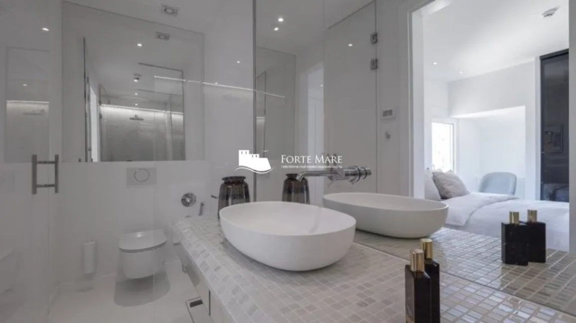 Sale, apartment, 1000m², Rafailovići, Budva