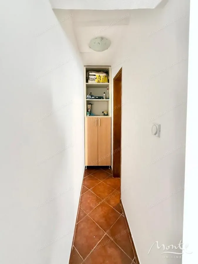 Prodaja, jednosoban stan, 69m², Muo, Kotor