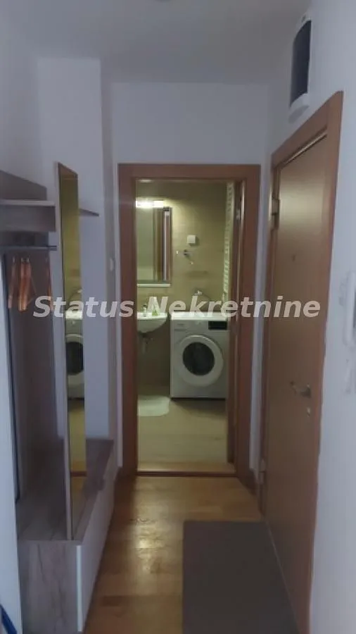 Izdavanje, jednosoban stan, 45m², Salajka, Novi Sad Sve Podlokacije