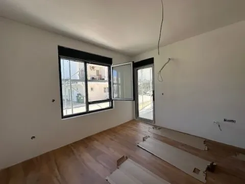 Prodaja, jednosoban stan, 47m², Šušanj, Bar - image 9