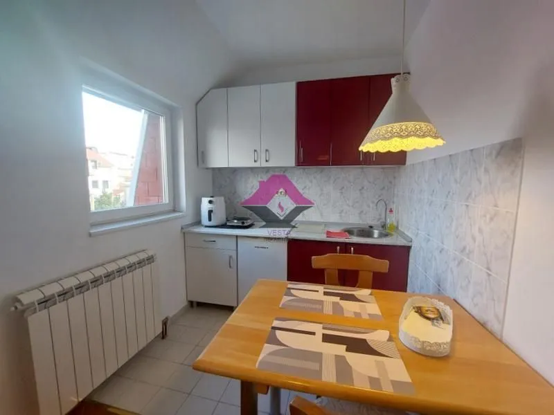 Izdavanje, dvosoban stan, 42m², Denkova Basta, Zvezdara Sve Podlokacije