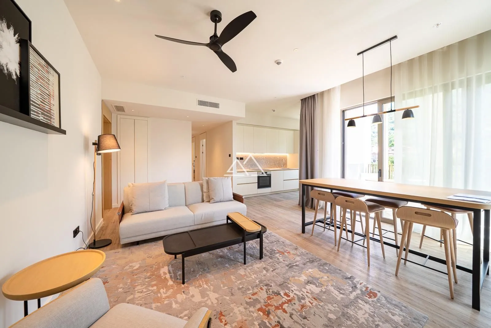 Prodaja, dvosoban stan, 91m², Centar, Tivat