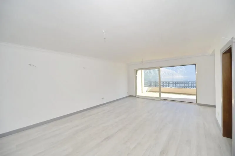 Prodaja, četvorosoban stan, 123m², Herceg Novi, Crna Gora