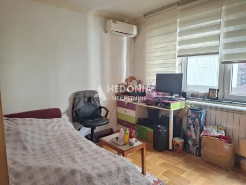Sale, three bedroom apartment, 71m², Južni Bulevar, Vračar Sve Podlokacije - image 4