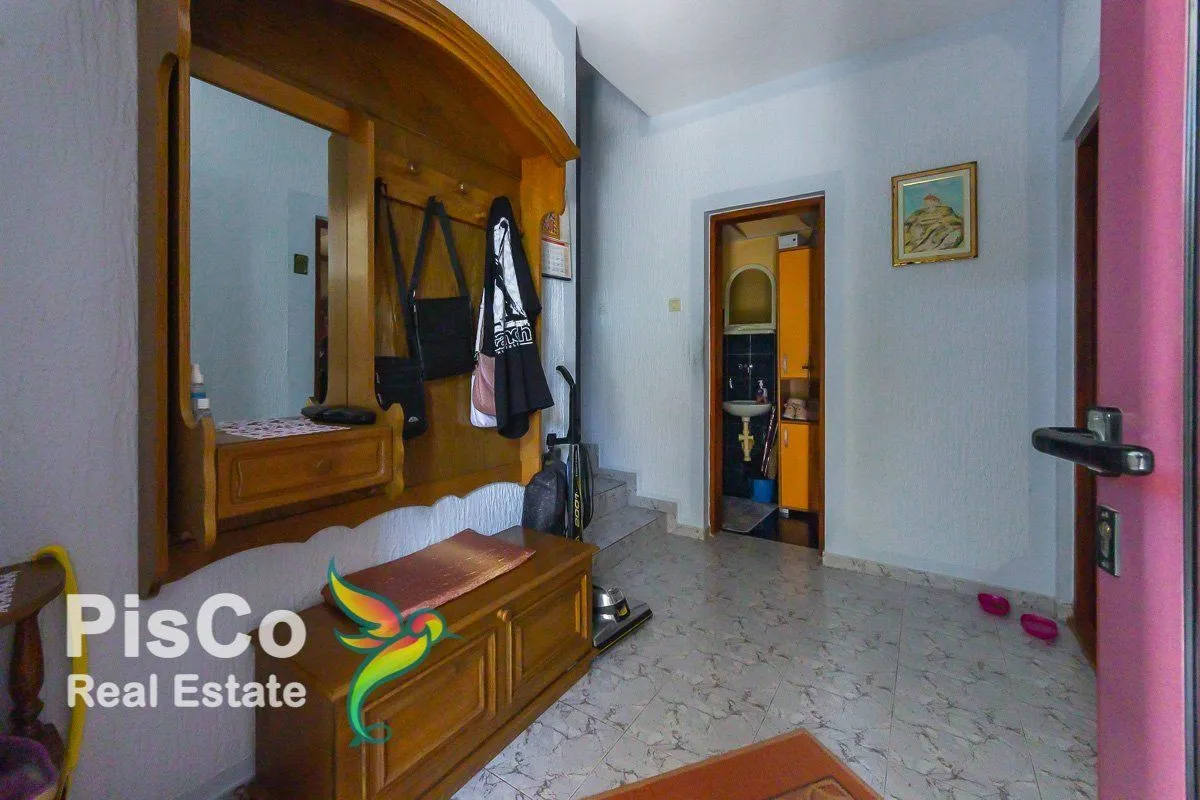 Prodaja, kuća, 375m², Zagorič, Podgorica