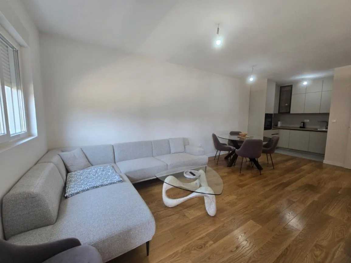 Prodaja, dvosoban stan, 68m², Central Point, Podgorica