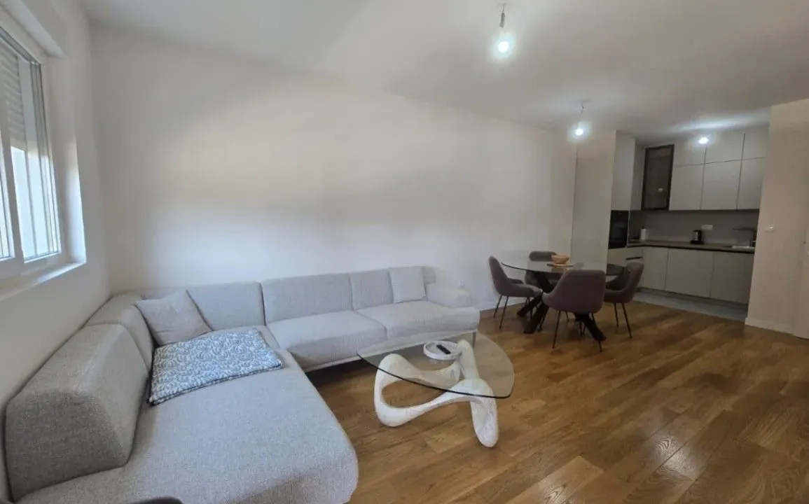 Prodaja, dvosoban stan, 68m², Central Point, Podgorica