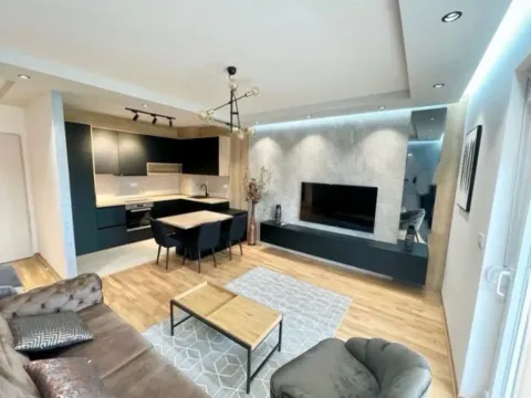 Izdavanje, jednosoban stan, 53m², City Kvart, Podgorica