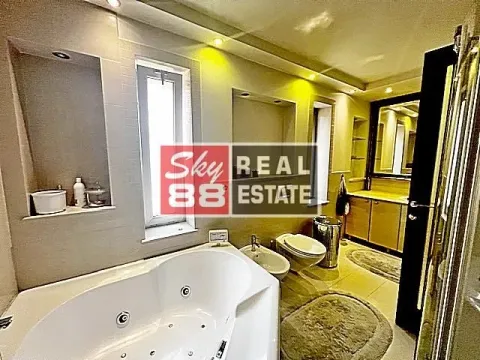 Izdavanje, kuća, 330m², Čukarica, Beograd - image 12