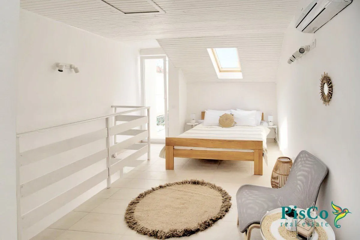 Prodaja, četvorosoban stan, 200m², Herceg Novi, Crna Gora