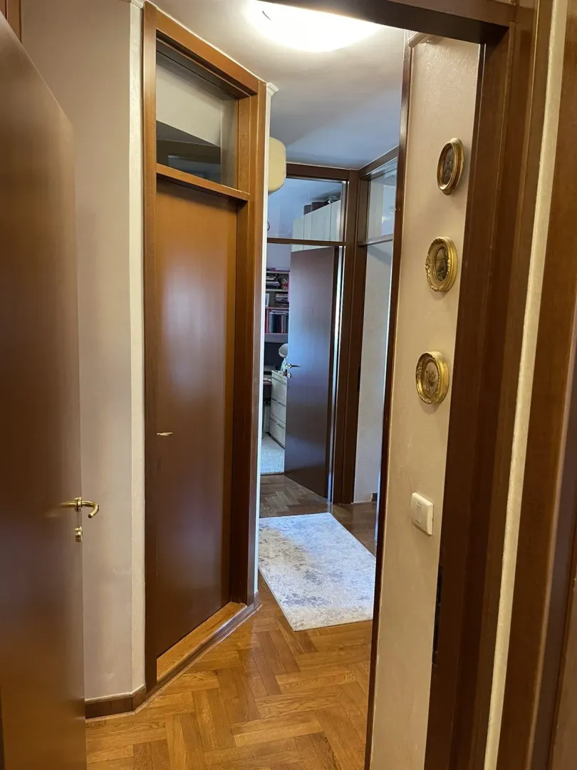 Prodaja, četvorosoban stan, 96m², Stari Aerodrom, Podgorica