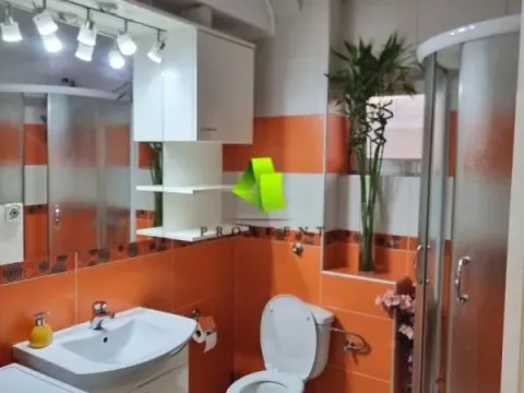 Izdavanje, trosoban stan, 97m², Medijana, Niš - image 17