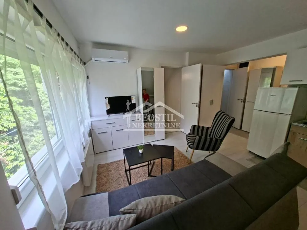 Rent, one bedroom apartment, 40m², Skojevsko Naselje, Beograd