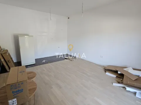 Sale, one bedroom apartment, 39m², Tološi, Podgorica - image 2