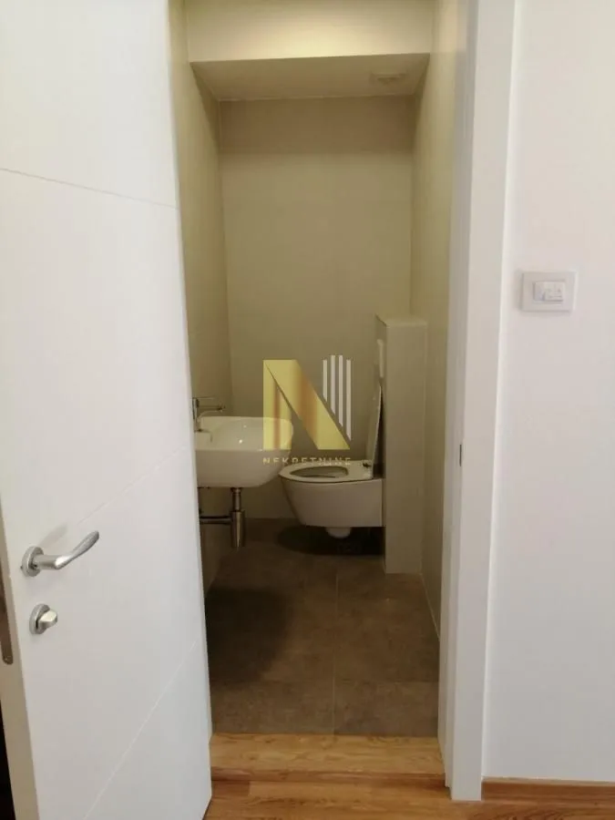 Izdavanje, dvosoban stan, 61m², Socijalno, Novi Sad Sve Podlokacije